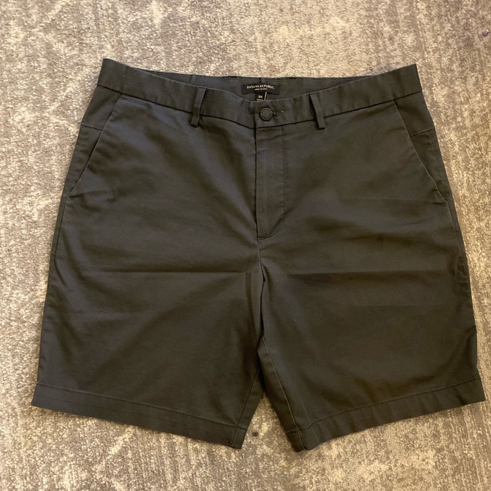 Banana Republic Aiden 10” men’s shorts